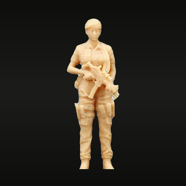 Modern Female Tactical Operator with M4 Carbine 1/35 Resin Figure Kit