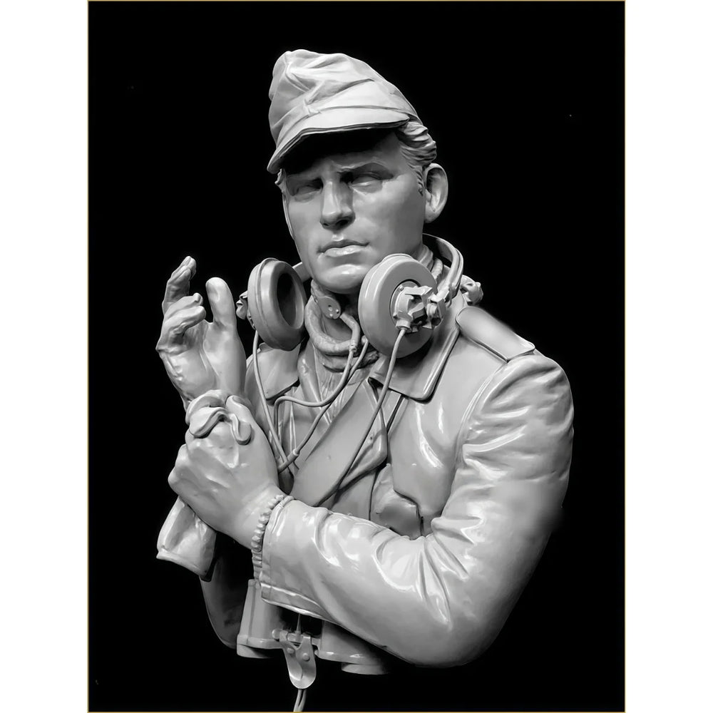 1/10 WWII German Officer with Radio Headset, Resin Model Bust Kit, Unassembled and Unpainted