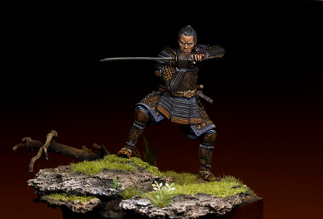 1/24 Ancient Japanese Samurai with Naginata in Battle Stance, Resin Model Figure Kit, Unassembled and Unpainted