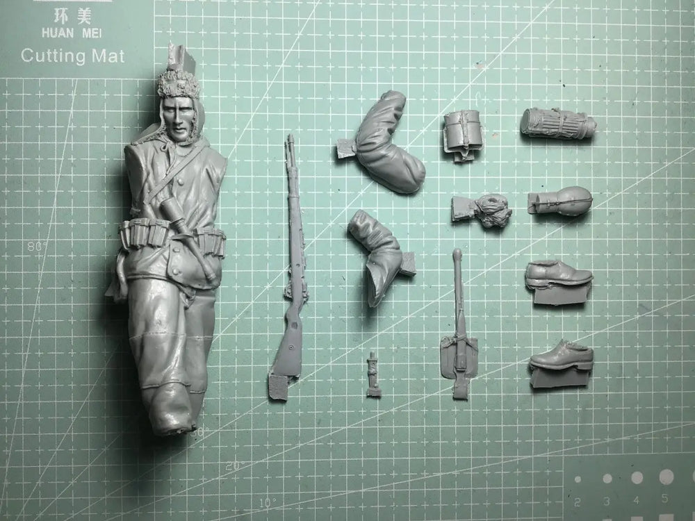 1/16 Medieval Fantasy Warrior, Resin Model Figure Kit, Unassembled and Unpainted