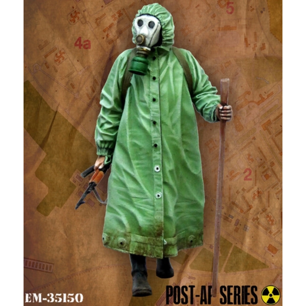 1/35 Soldiers in Gas Masks and Long Overcoats, 6 Figures, Resin Model Figure Kit, Sci-Fi Theme, Unassembled and Unpainted