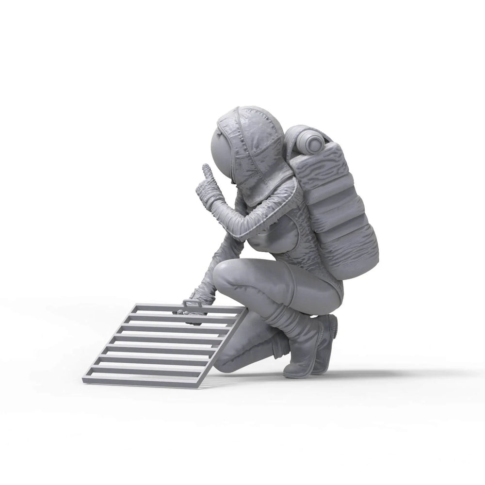 1/35 Astronaut in EVA Suit, Resin Model Figure Kit, Sci-Fi Theme, Unassembled and Unpainted