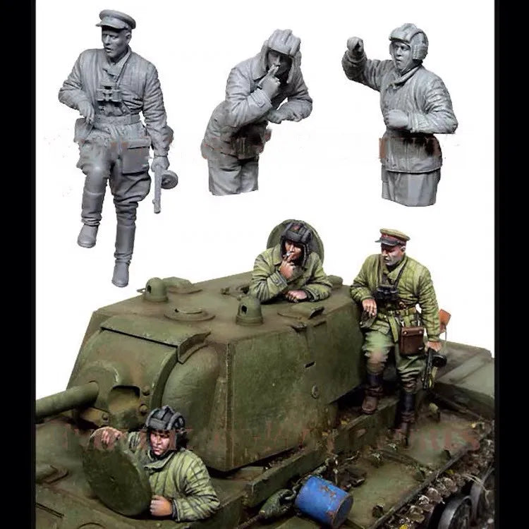 1/35 WWII German Panzer Officer with Binoculars and Crew, 3 Figures, Resin Model Figure Kit, Unassembled and Unpainted