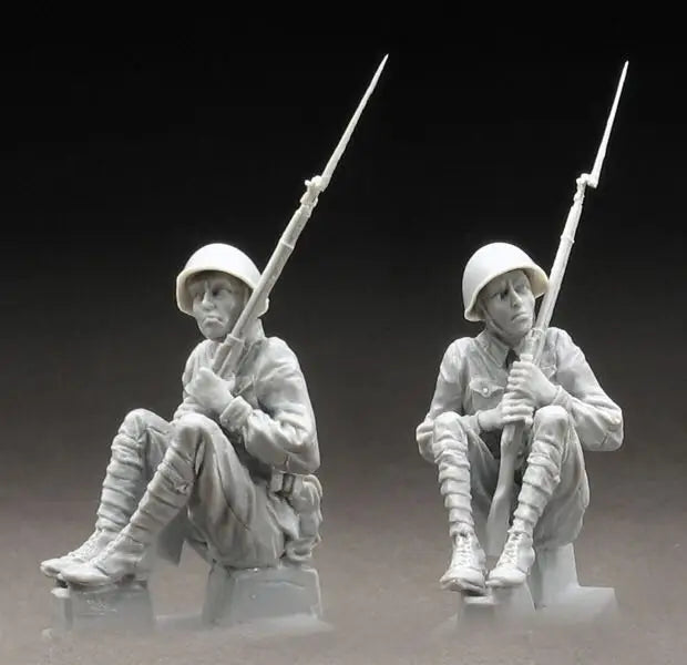 1/35 WWI British Infantry Resting with Rifle, Resin Model Figure Kit, Unassembled and Unpainted