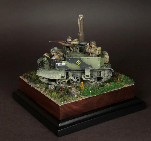 1/35 WWII With Infantry, 4 Figures, Resin Model Diorama Kit, Unassembled and Unpainted