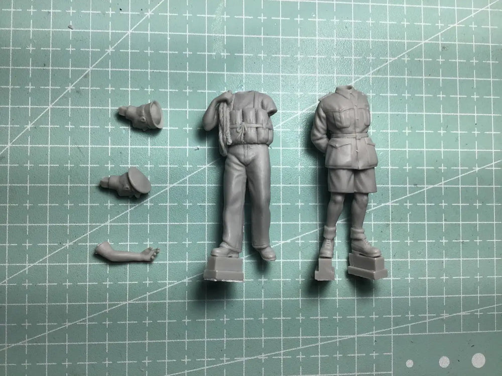1/35 WWII British Infantry at Attention, 4 Figures, Resin Model Figure Kit, Unassembled and Unpainted