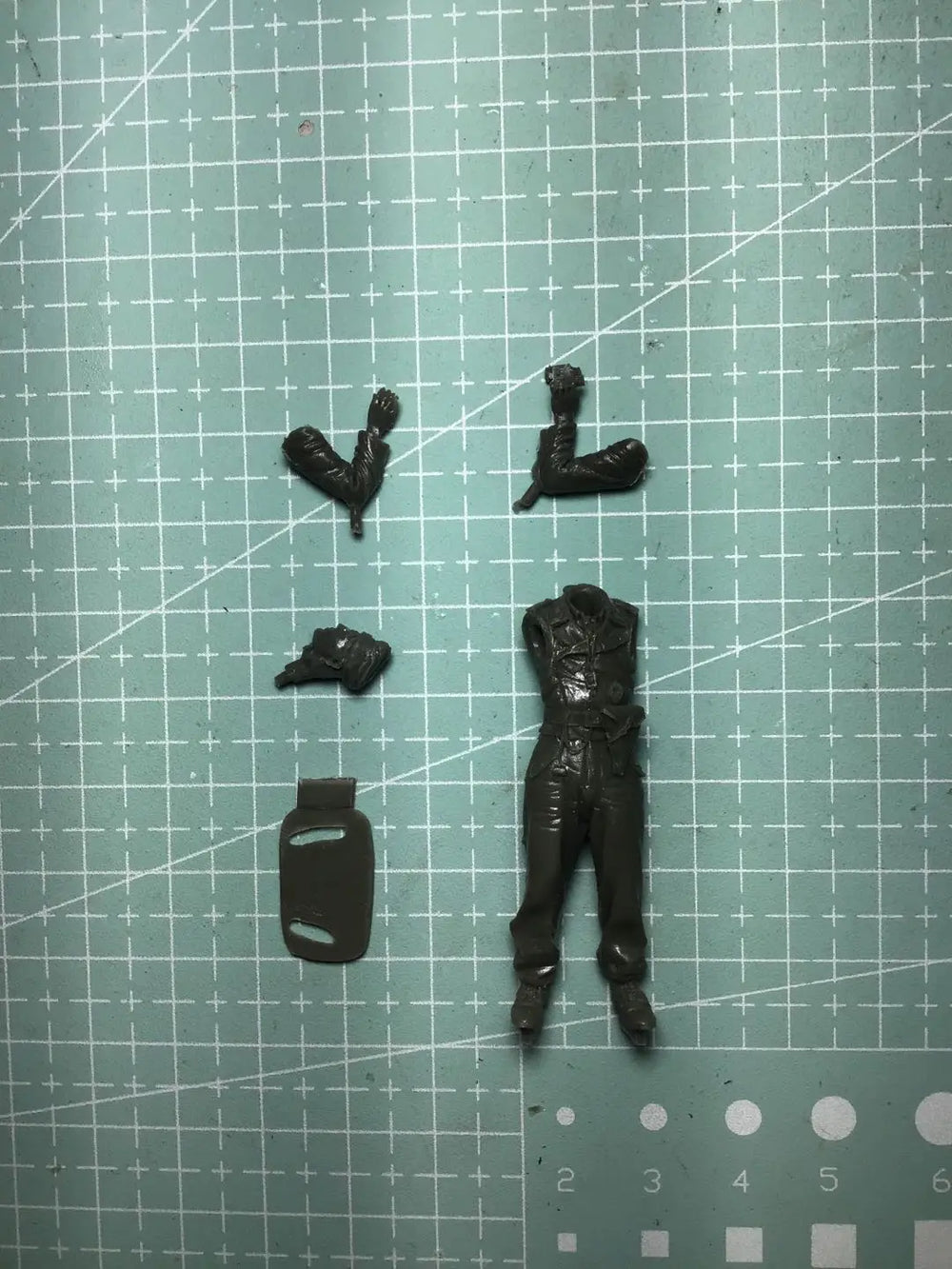 1/35 Modern Operator Prone with Rifle, Resin Model Figure Kit, Unassembled and Unpainted