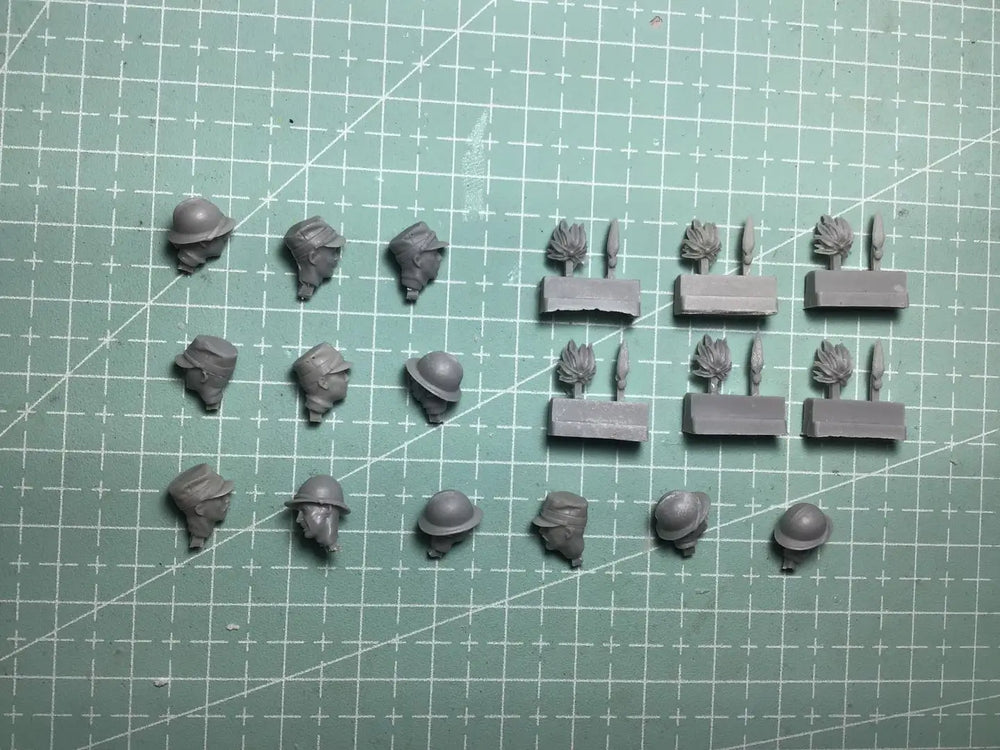1/35 WWII German Infantry Helmet Heads, 10 Figures, Resin Model Figure Kit, Unassembled and Unpainted