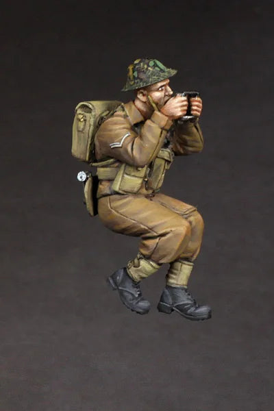 1/35 WWII British Infantryman in Firing Crouch, Resin Model Figure Kit, Unassembled and Unpainted