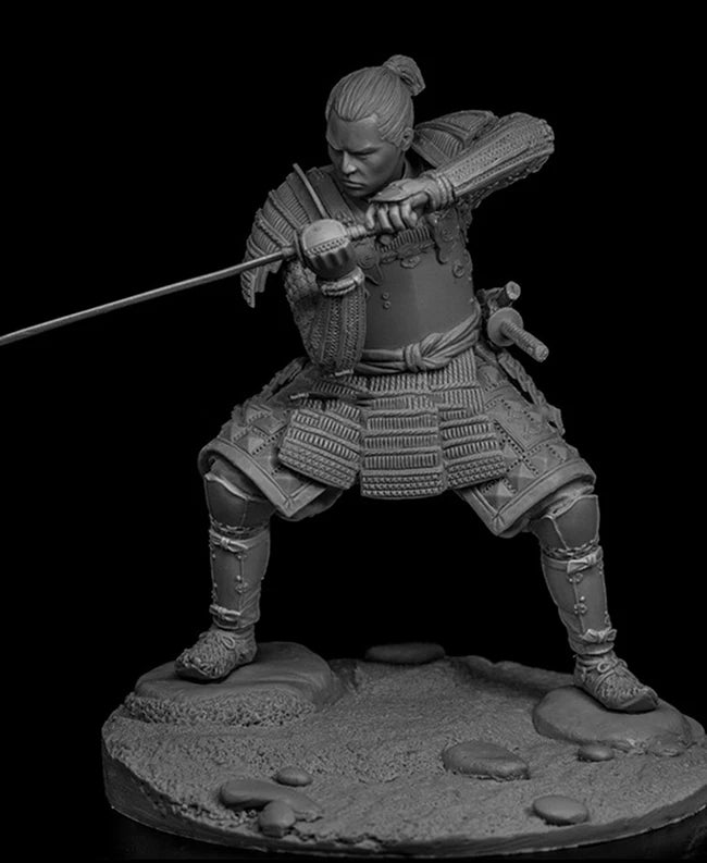 1/24 Ancient Japanese Samurai with Naginata in Battle Stance, Resin Model Figure Kit, Unassembled and Unpainted