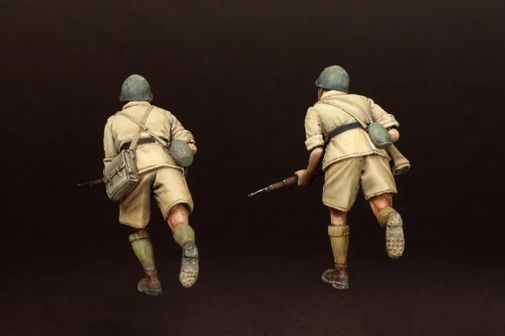 1/35 WWI British Infantry Attacking with Rifles and Grenades, 10 Figures, Resin Model Figure Kit, Unassembled and Unpainted