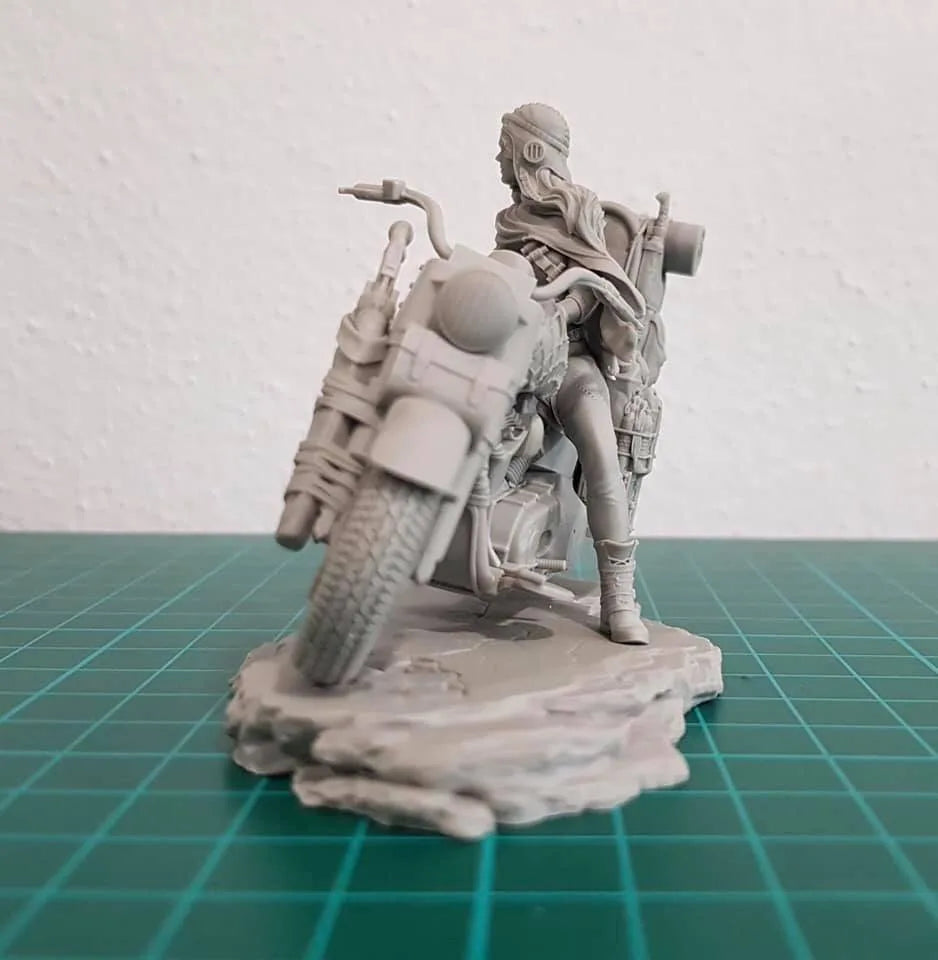 75mm Post-Apocalyptic Motorcycle Rider, Resin Model Figure Kit, Fantasy Theme, Unassembled and Unpainted
