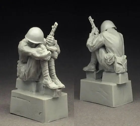 1/35 Modern Soldier Crouching with Rifle, Resin Model Figure Kit, Unassembled and Unpainted