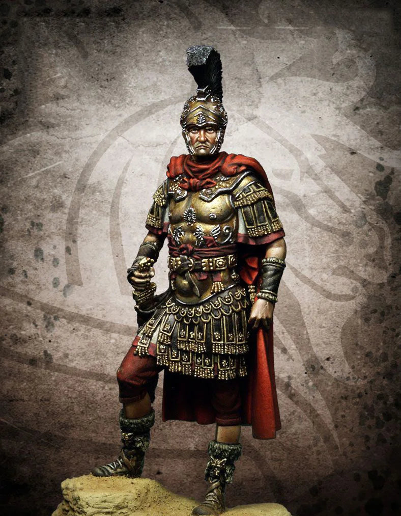 1/24 Ancient Roman General with Crested Helmet and Red Cloak, Resin Model Figure Kit, Unassembled and Unpainted