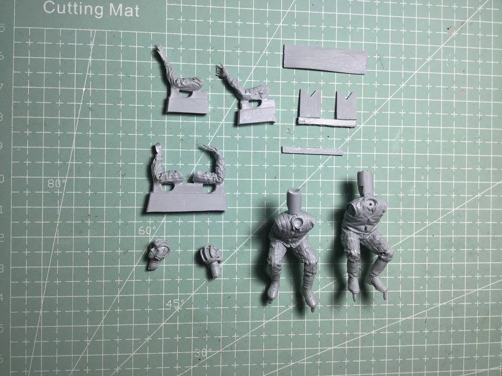 1/35 Military Infantry Soldiers, 5 Figures, Resin Model Figure Kit, Military Theme, Unassembled and Unpainted