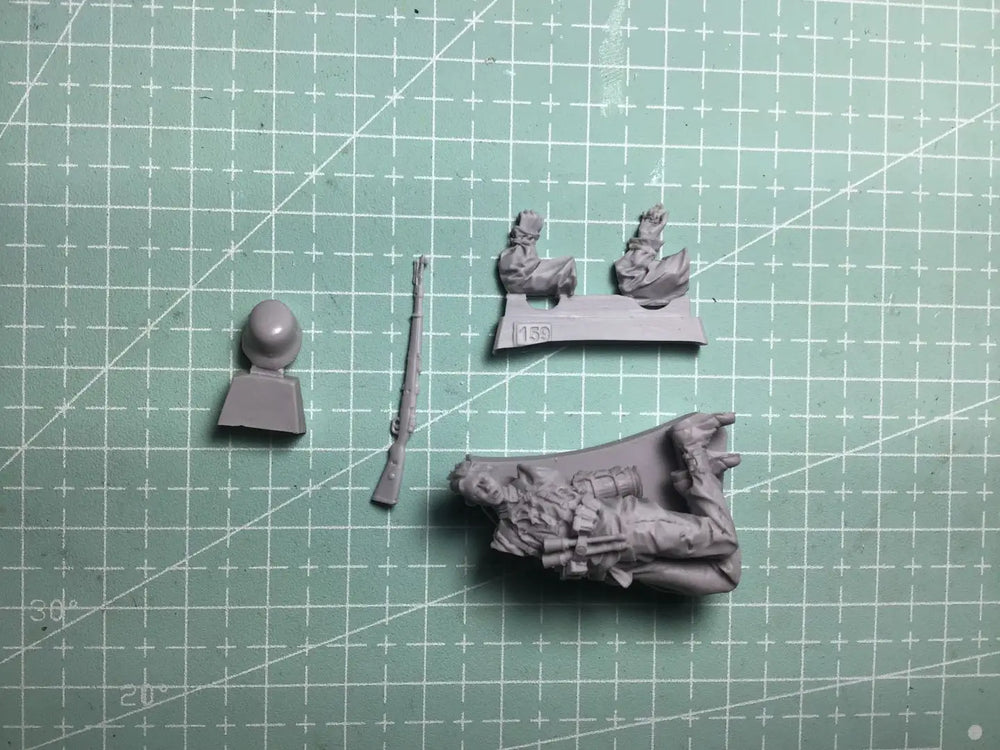 1/35 WWII German Infantryman Prone, Resin Model Figure Kit, Unassembled and Unpainted