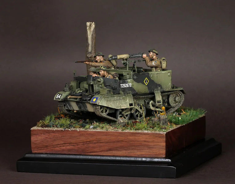 1/35 WWII With Infantry, 4 Figures, Resin Model Diorama Kit, Unassembled and Unpainted
