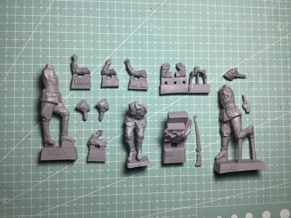 1/35 WWII German Infantry with Kübelwagen, 11 Figures, Resin Model Diorama Kit, Unassembled and Unpainted