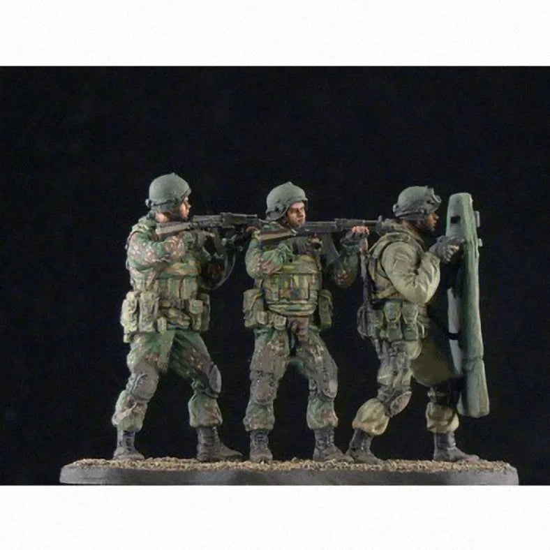 1/35 Modern Russian Anti-Riot Trio, 3 Figures, Resin Model Figure Kit, Unassembled and Unpainted