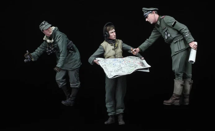 1/35 WWII German Soldiers and Tank Crew, 7 Figures, Resin Model Figure Kit, Unassembled and Unpainted