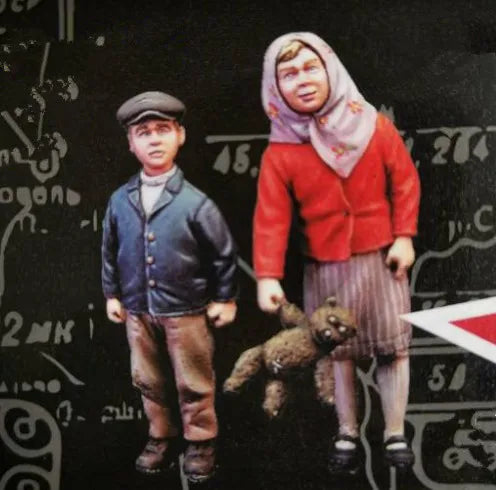 1/35 Girl, Resin Model Figure Kit, Anime Theme, Unassembled and Unpainted