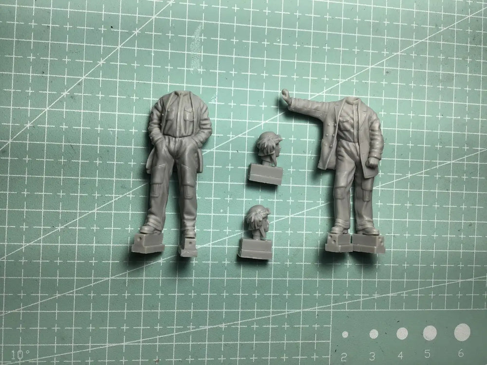 1/35 Modern Civilian Pilot, Resin Model Figure Kit, Unassembled and Unpainted