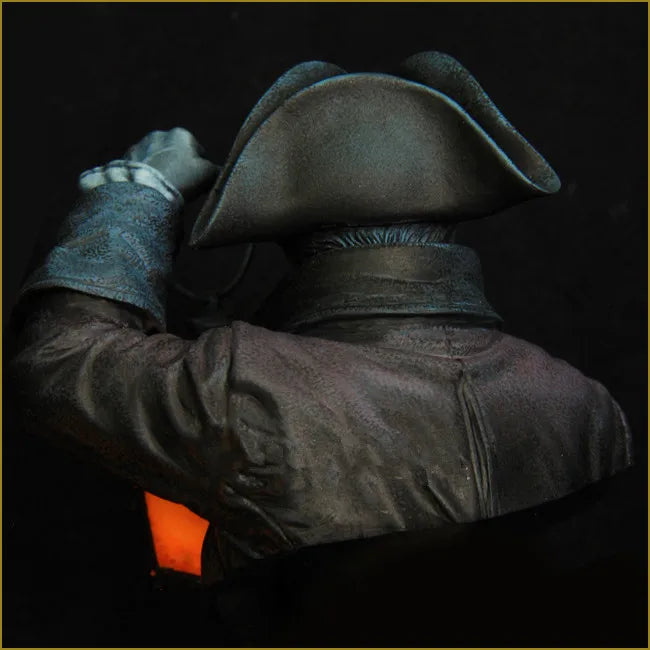 1/10 Napoleonic Officer with Lantern Raising Bicorne, Resin Model Bust Kit, Unassembled and Unpainted