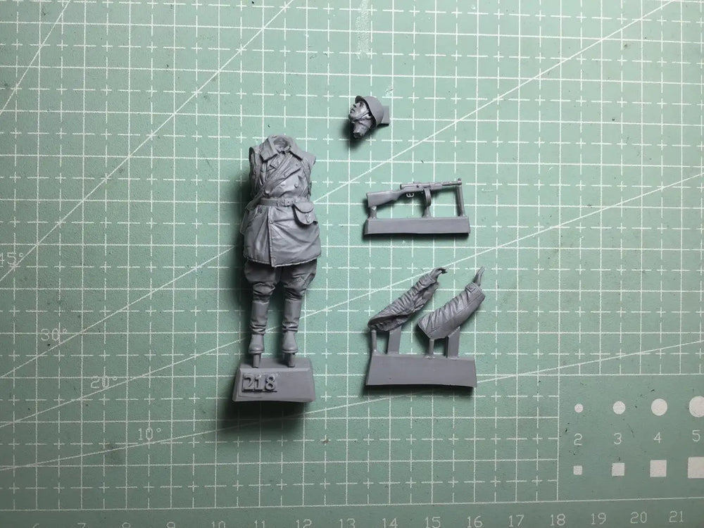 1/35 WWI British Infantrymen with Rifles, 3 Figures, Resin Model Figure Kit, Unassembled and Unpainted