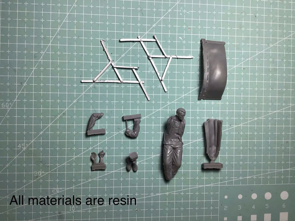 1/35 Modern Soldier in Seated Pose, Resin Model Figure Kit, Unassembled and Unpainted