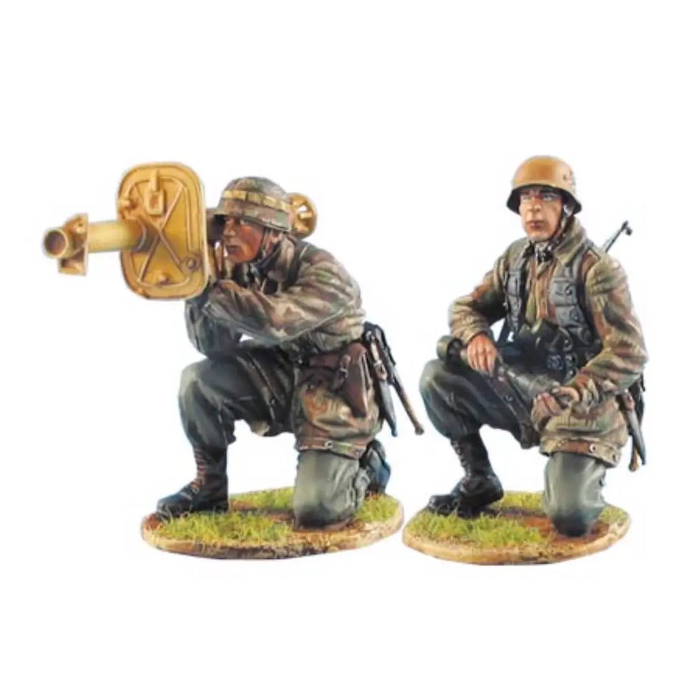 1/35 WWII German Anti-Tank Rifle Team, 2 Figures, Resin Model Figure Kit, Unassembled and Unpainted