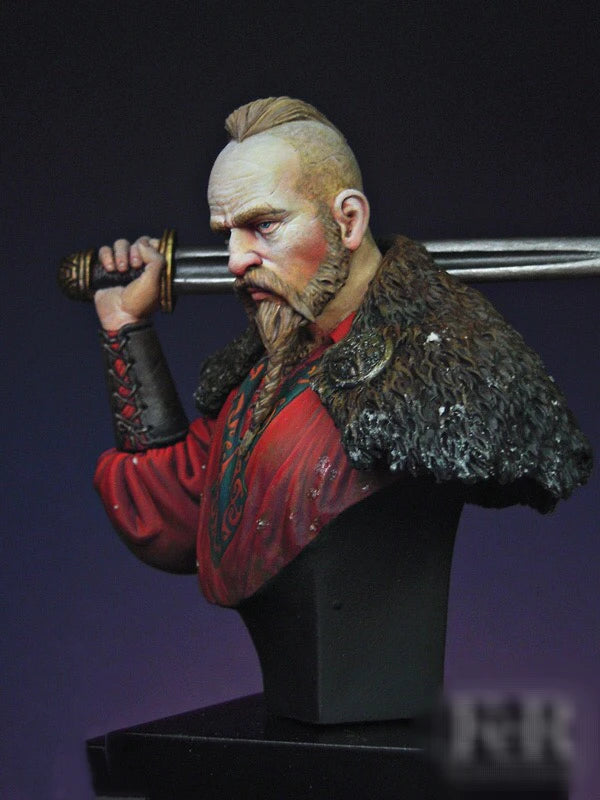 1/12 Medieval Viking Warrior with Fur Cape and Braided Beard, Resin Model Bust Kit, Unassembled and Unpainted