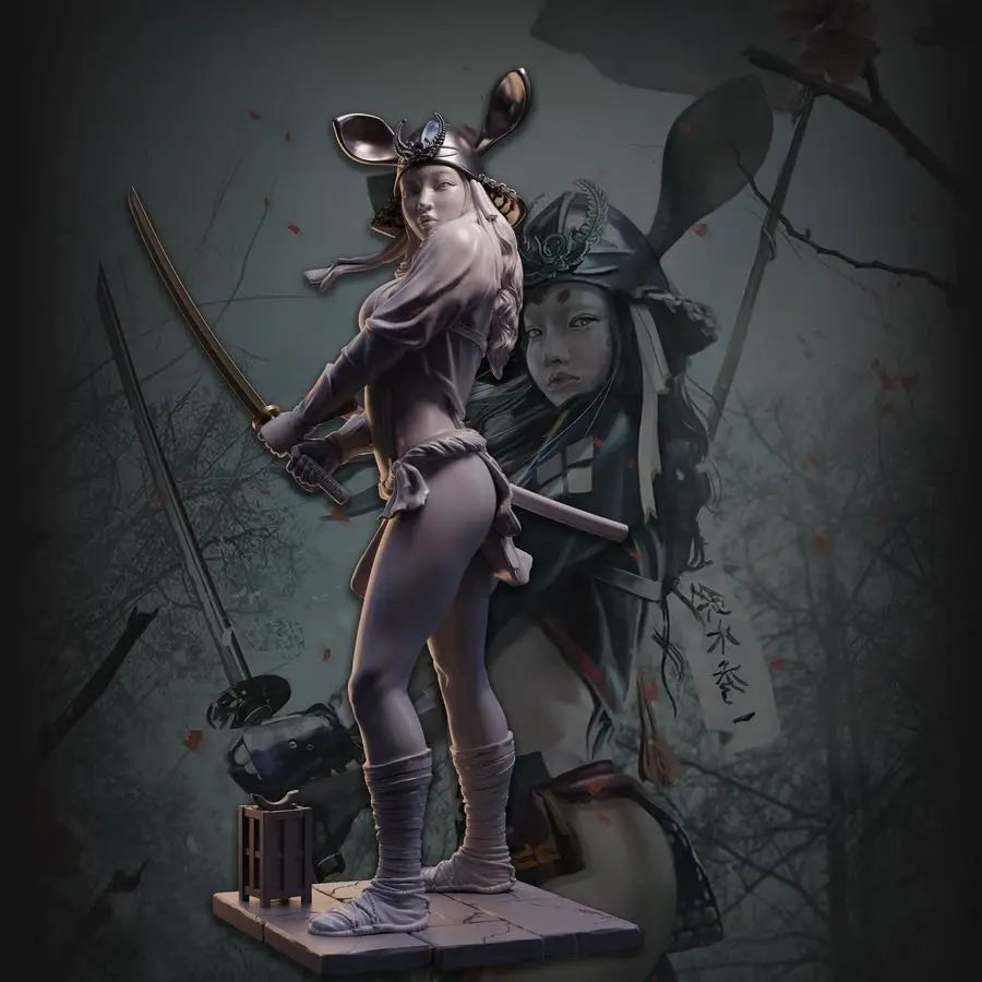 1/24 Antler-Helmed Warrior with Curved Blades, Resin Model Figure Kit, Fantasy Theme, Unassembled and Unpainted