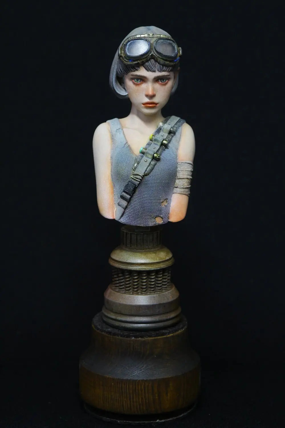Female Survivor, Resin Model Bust Kit, Fantasy Theme, Unassembled and Unpainted