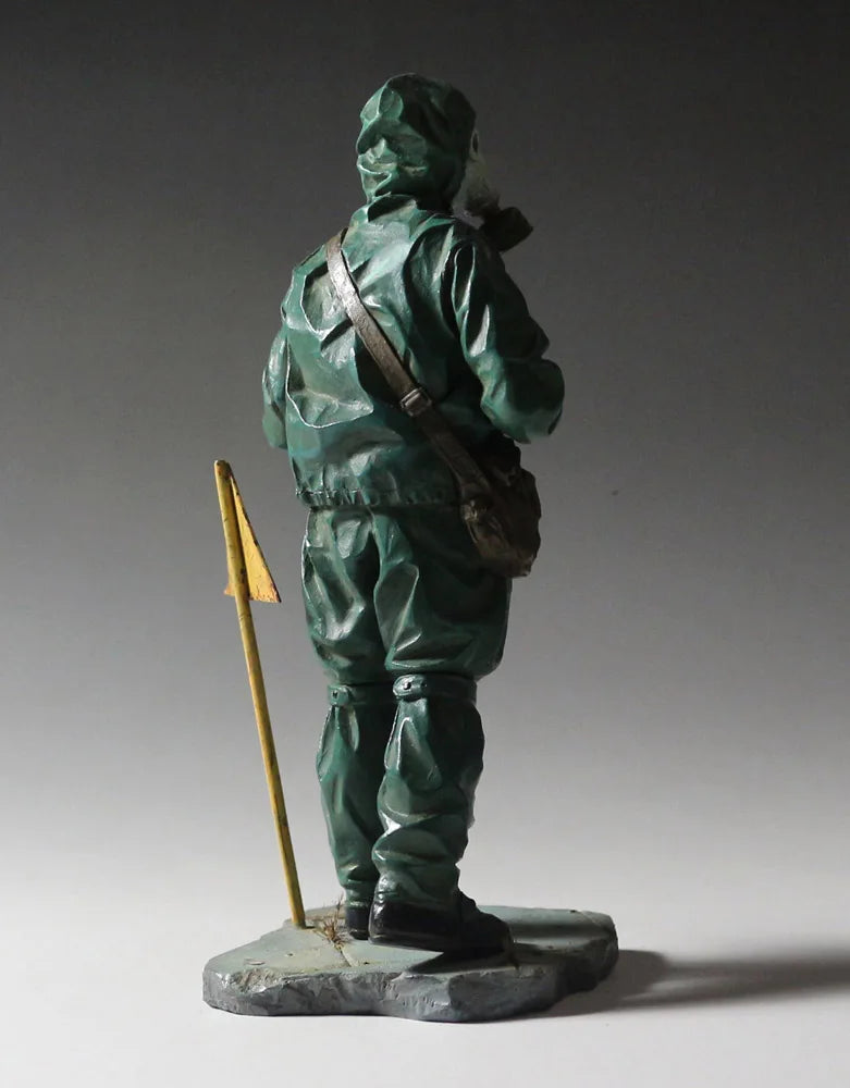120mm WWI Soldier with Gas Mask, Resin Model Figure Kit, Unassembled and Unpainted