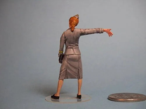 1/35 Modern Female Soldier, Resin Model Figure Kit, Military Theme, Unassembled and Unpainted