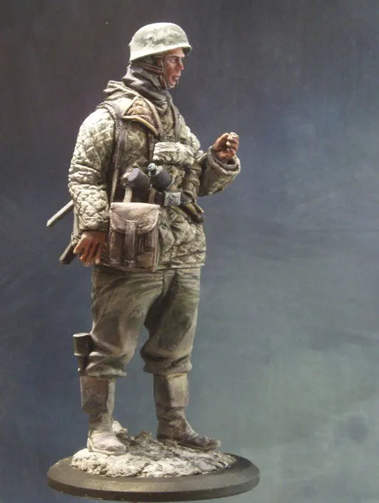 120mm WWII Soviet Paratrooper, Resin Model Figure Kit, Unassembled and Unpainted