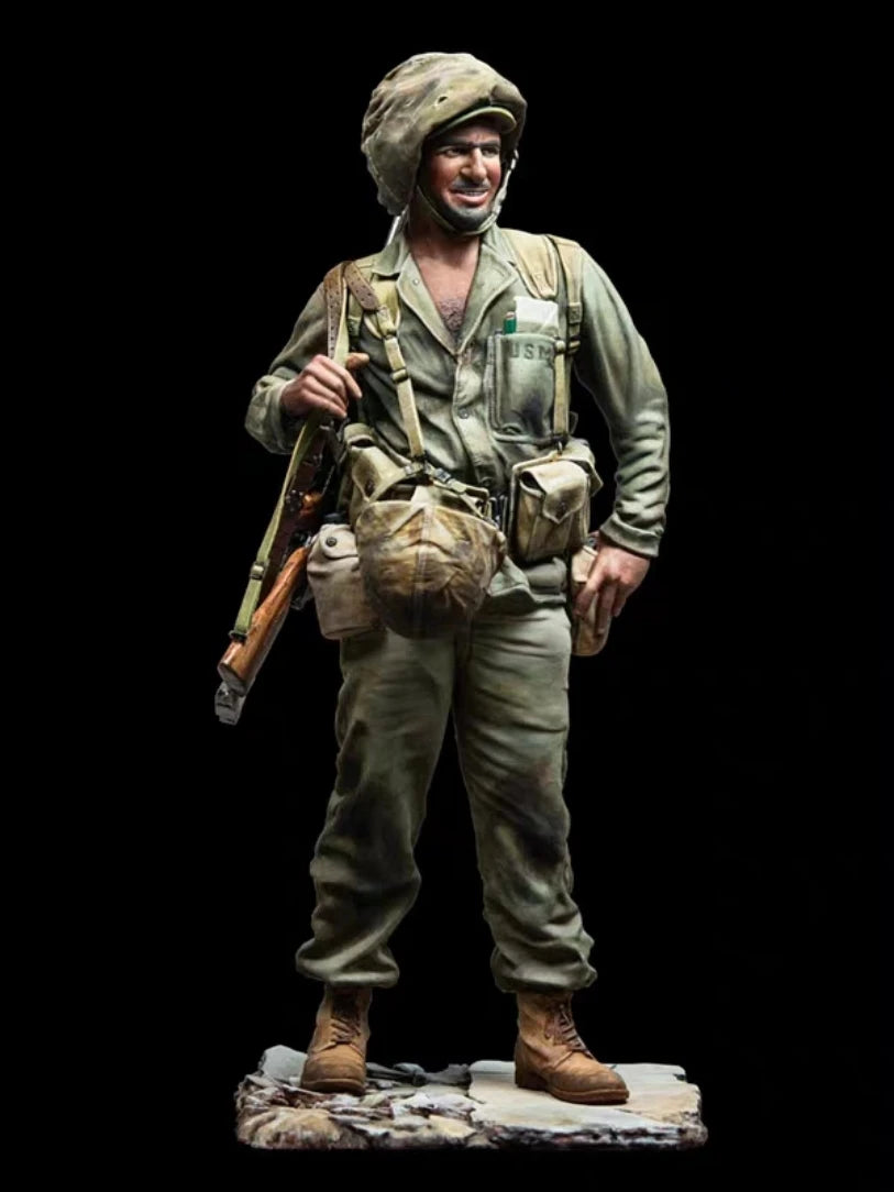 1/16 WWII US Infantryman Standing Ready with Rifle, Resin Model Figure Kit, Unassembled and Unpainted