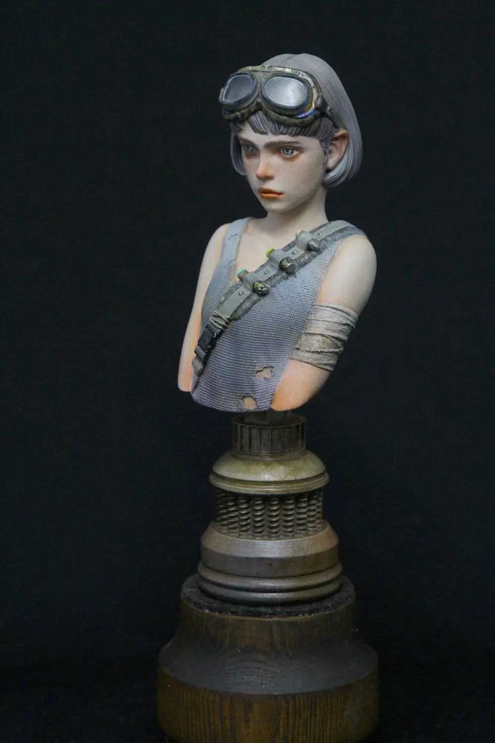 Female Survivor, Resin Model Bust Kit, Fantasy Theme, Unassembled and Unpainted