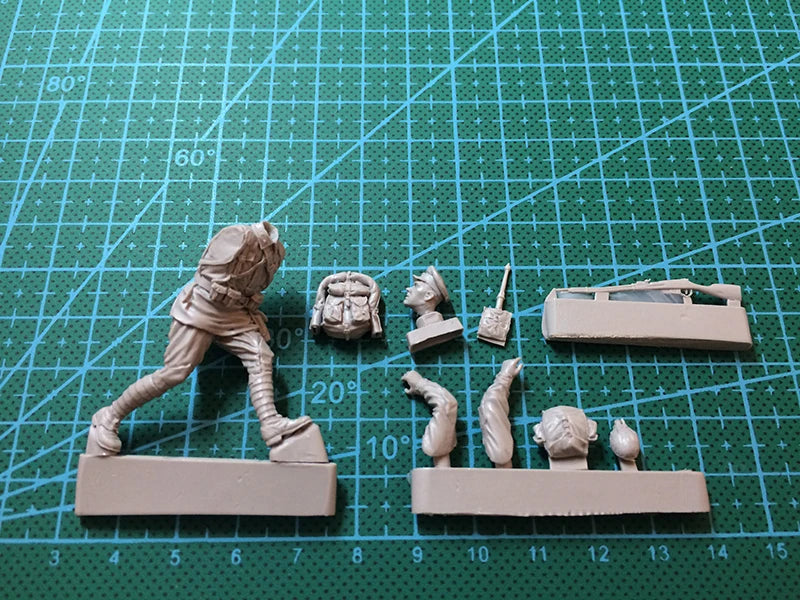 1/35 WWII Soviet RKKA Sergeant, Resin Model Figure Kit, Unassembled and Unpainted