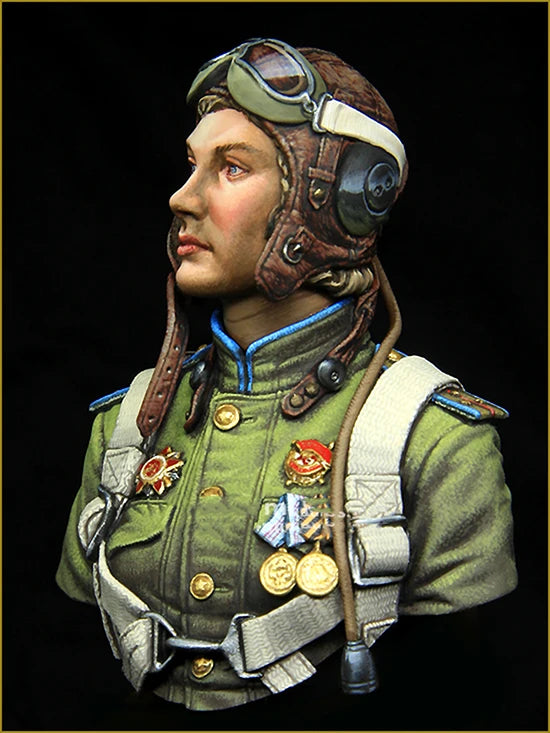 1/10 WWII Night Witches Soviet Pilot, Resin Model Bust Kit, Unassembled and Unpainted
