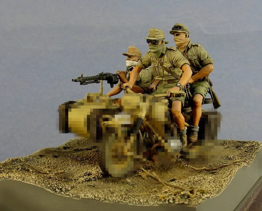 1/35 WWII German Motorcycle Sidecar Gunner Crew, 3 Figures, Resin Model Figure Kit, Unassembled and Unpainted