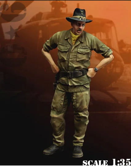1/35 WWII US Army Officer in Campaign Hat Hands on Hips, Resin Model Figure Kit, Unassembled and Unpainted