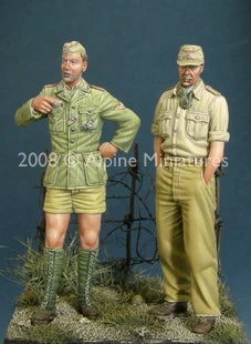 1/35 WWII British Officer & Soldier Tropical Dress, 2 Figures, Resin Model Figure Kit, Unassembled and Unpainted