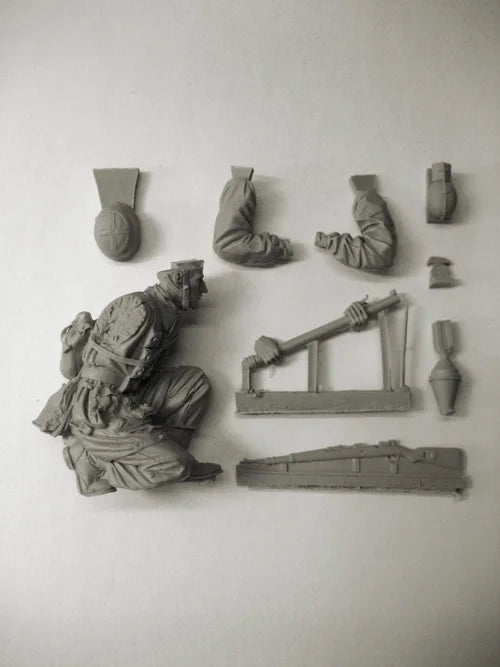 1/16 WWII Combat Soldier, Resin Model Figure Kit, Unassembled and Unpainted
