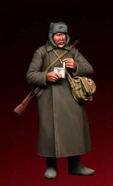1/35 WWII Soviet Infantry in Winter Greatcoat, Resin Model Figure Kit, Unassembled and Unpainted