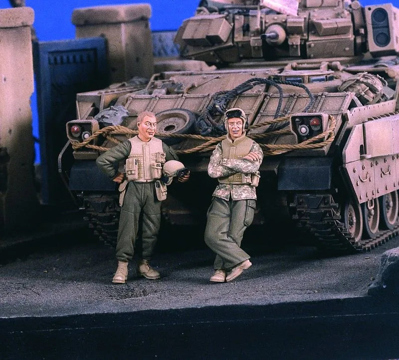 1/35 Modern US Tank Crew, 2 Figures, Resin Model Figure Kit, Unassembled and Unpainted