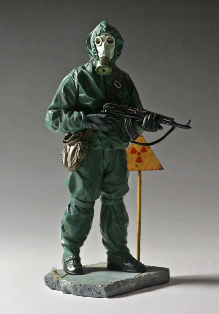 120mm WWI Soldier with Gas Mask, Resin Model Figure Kit, Unassembled and Unpainted