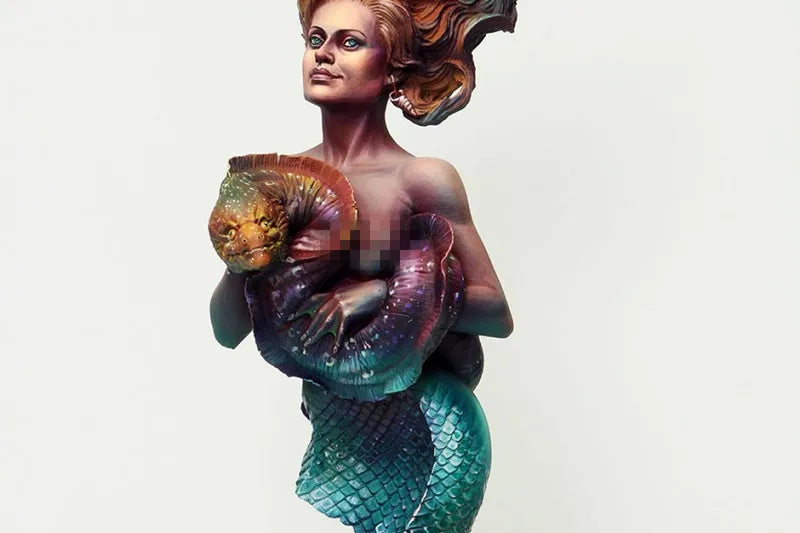 1/10 Mermaid Holding Glowing Fish, Resin Model Bust Kit, Fantasy Theme, Unassembled and Unpainted