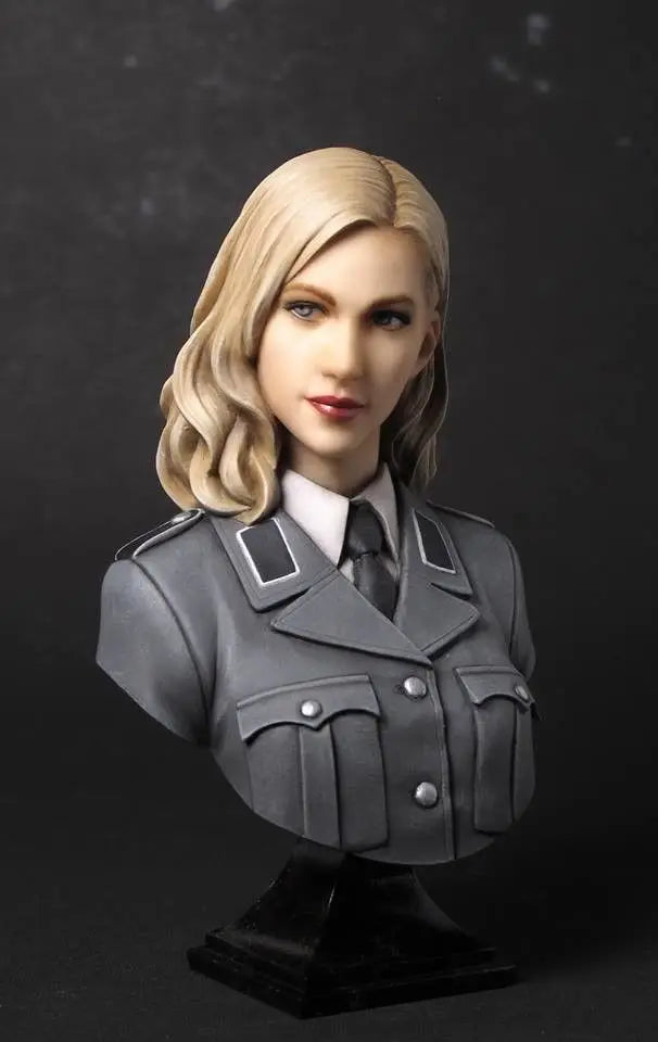 1/10 Female Military Officer, Resin Model Bust Kit, Military Theme, Unassembled and Unpainted