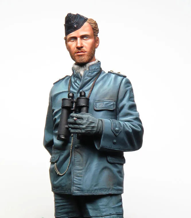 1/16 WWII German Officer with Binoculars, Resin Model Figure Kit, Unassembled and Unpainted
